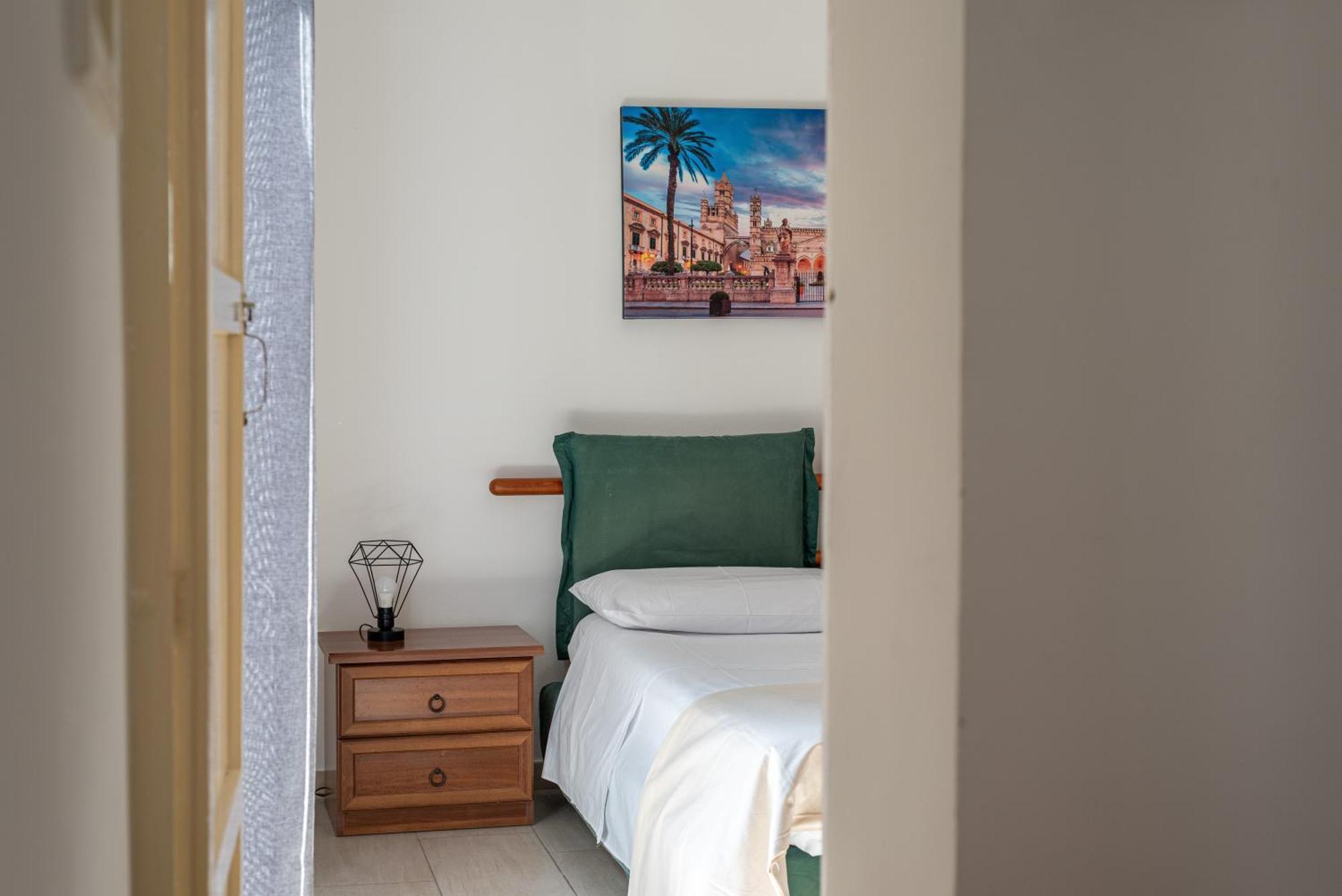 I Mori-Holiday Apartment Παλέρμο Εξωτερικό φωτογραφία